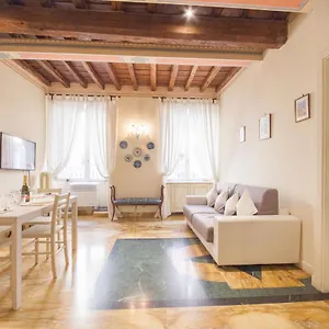 Gregoriana Apartment